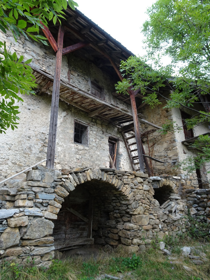 Les maisons Beaufils (Les Moulinets hauts) et Eymar (StThomas) au Bas Villard, elles aussi en sursis.
