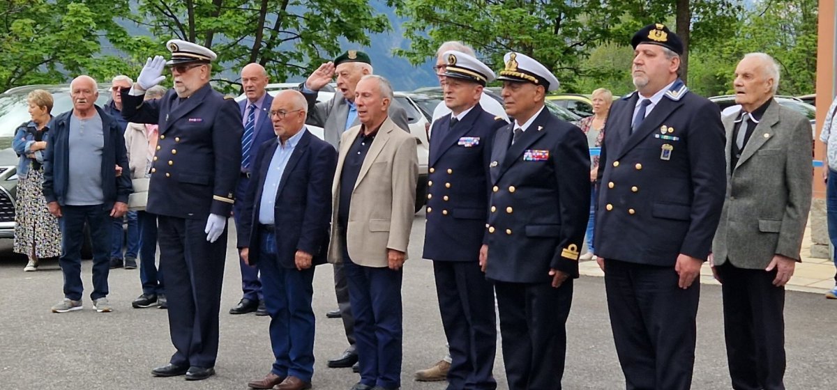 Des gerbes ont été déposées
