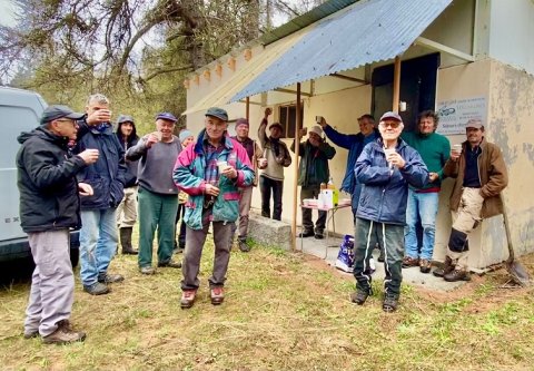 Convivialité au camp de la marine après la corvée au canal de Beauregard le 23/04/2022.