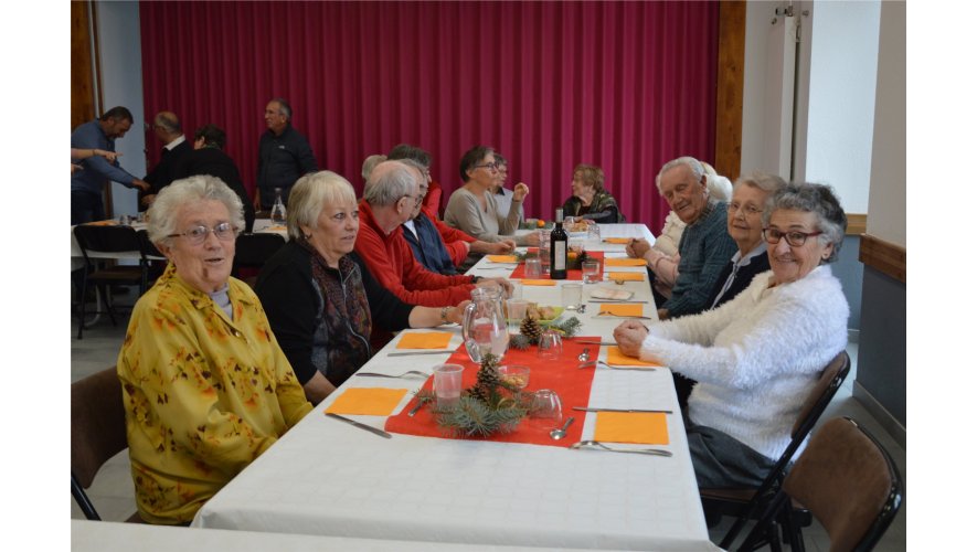 Les membres de l’association des seniors de Réotier étaient heureux de se retrouver autour d’une table.